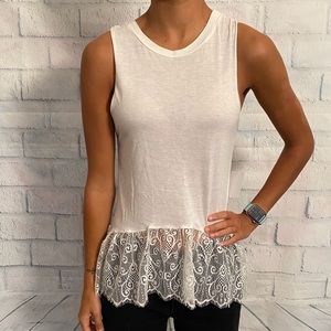 NWT Abound Lace Hemmed tank